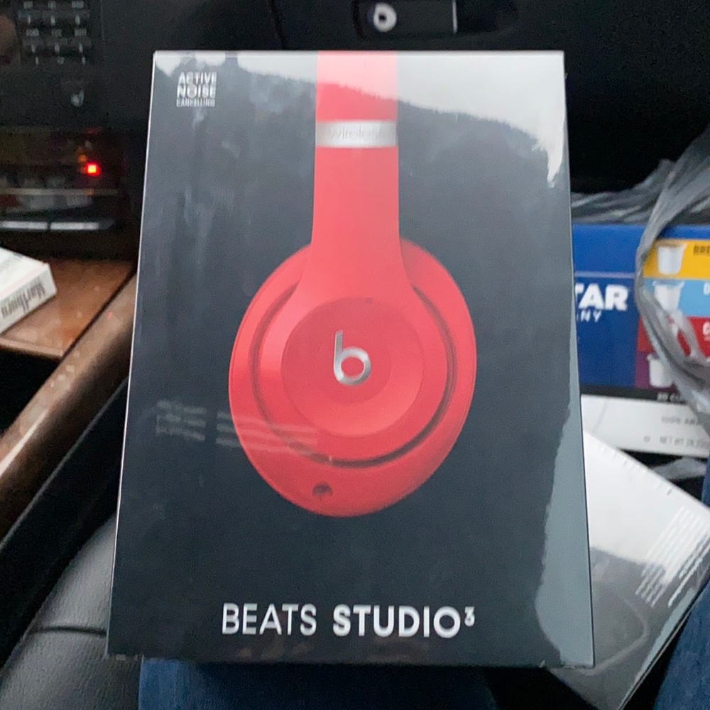 Beats active noise canceling 3